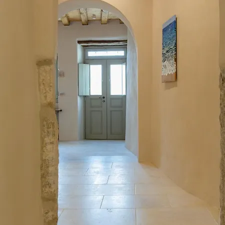 Ariadne's Kastro Boutique