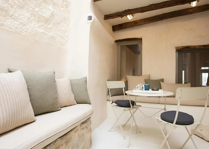 Ariadne's Kastro Boutique *