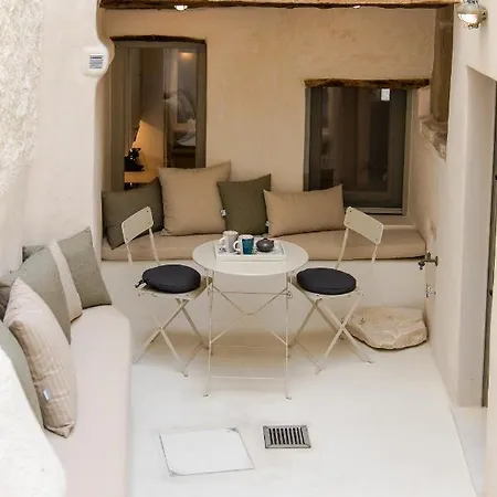 Ariadne's Kastro Boutique *