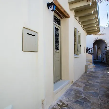 Ariadne's Kastro Boutique * Naxos City