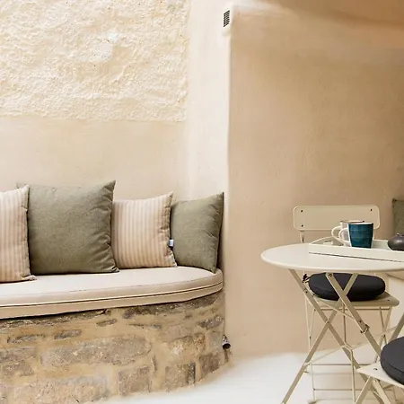 Ariadne's Kastro Boutique * Naxos City