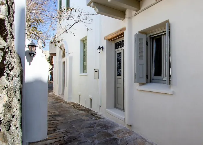 Ariadne's Kastro Boutique Naxos City