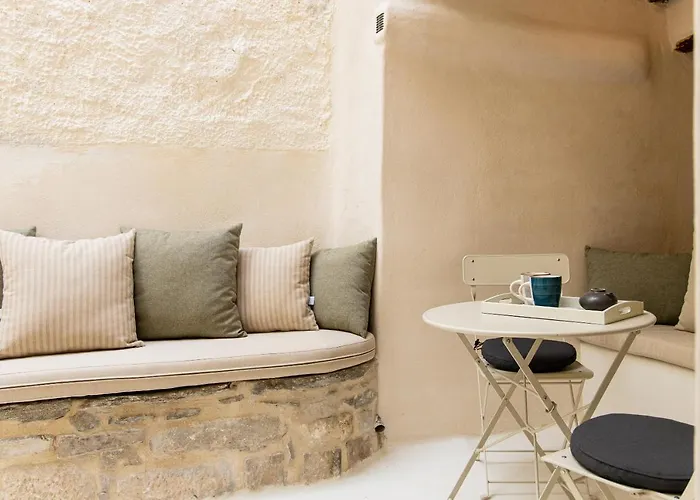 Ariadne's Kastro Boutique * Naxos City